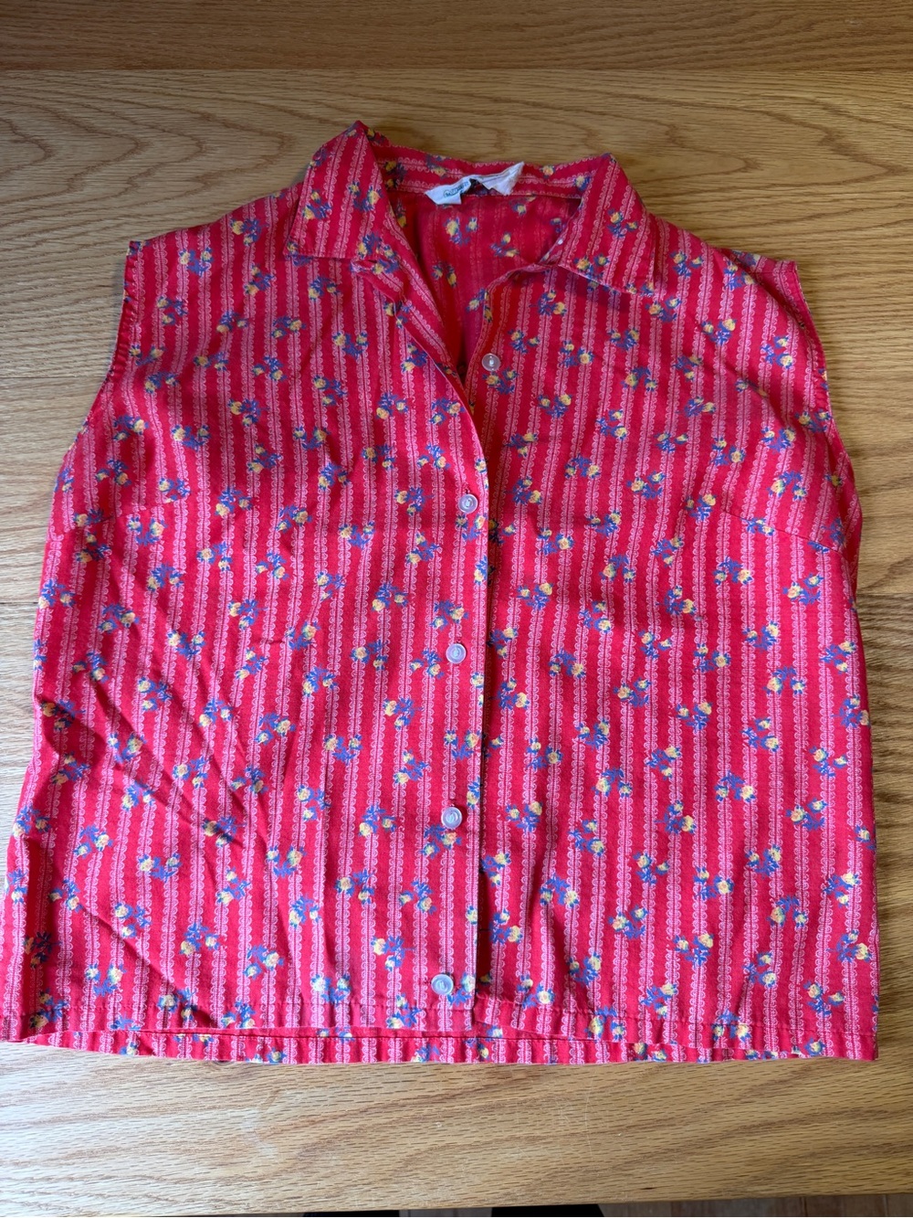 Sleeveless Button-Front Red Floral Shirt